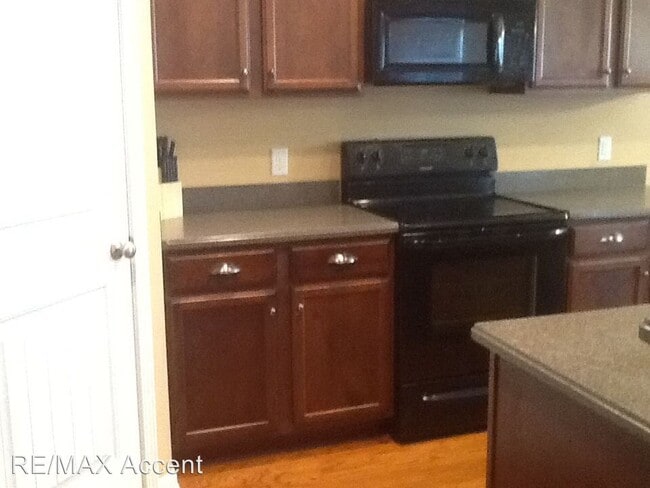 Building Photo - 248 Sweetwater Station Dr