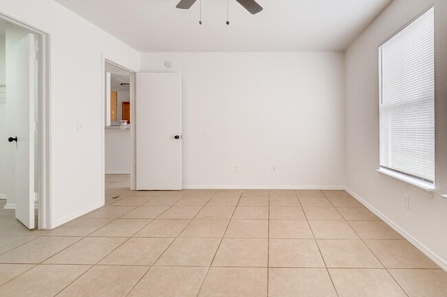 Building Photo - 913 SW 153rd St