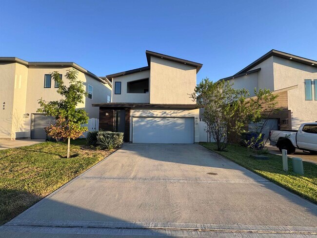 Building Photo - 417 Deer Path Lp