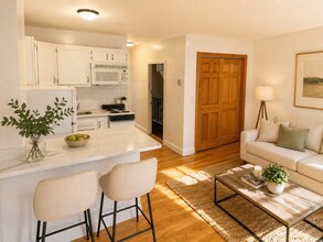 Building Photo - 92 W Cedar St