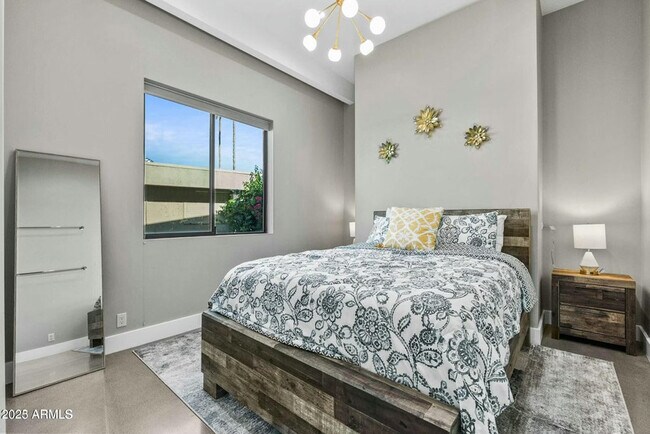 Building Photo - 7861 E Vía Marina