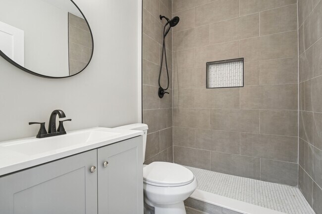 Building Photo - 324 Pacific Ave