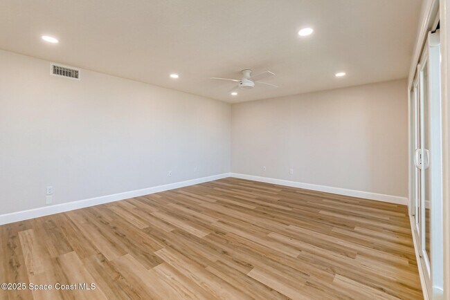 Building Photo - 115 Indian River Dr