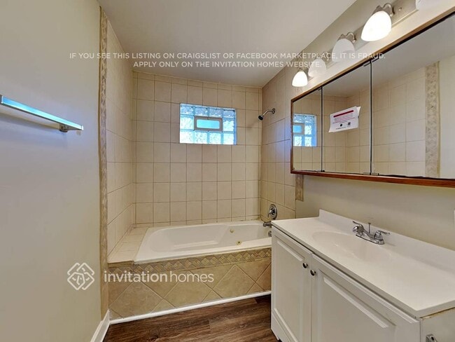 Building Photo - 9922 S 86th Ave