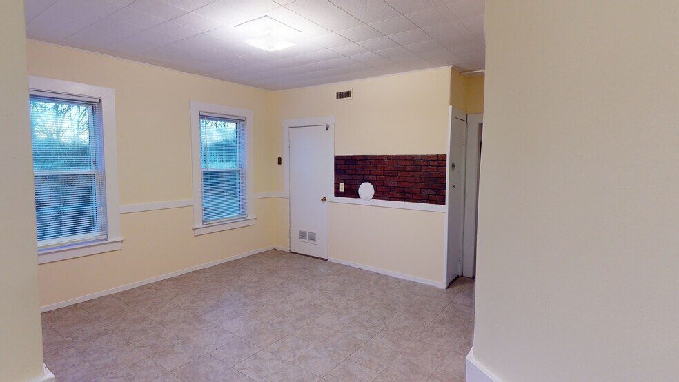 Building Photo - 19 Studley Ave