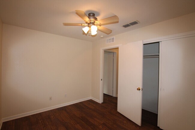 Building Photo - Coming Soon: 4 Bedroom 2 Bath home in Tyler!