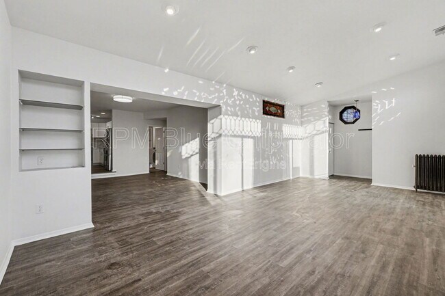 Building Photo - 1119 E McMillan St