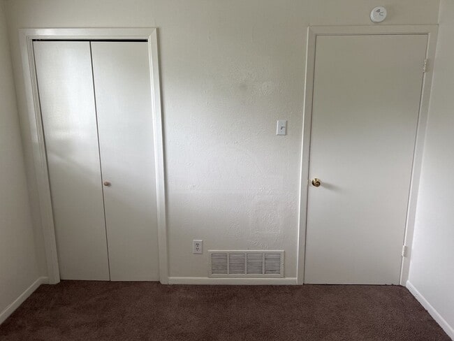 Building Photo - 1811 Janis Dr