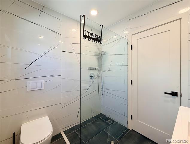 Building Photo - 557 S University Blvd