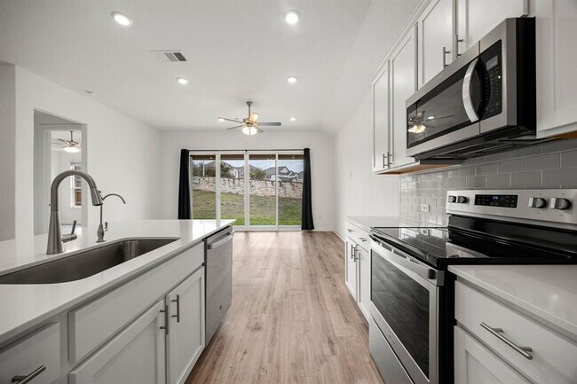 Building Photo - 904 Balsora Cv