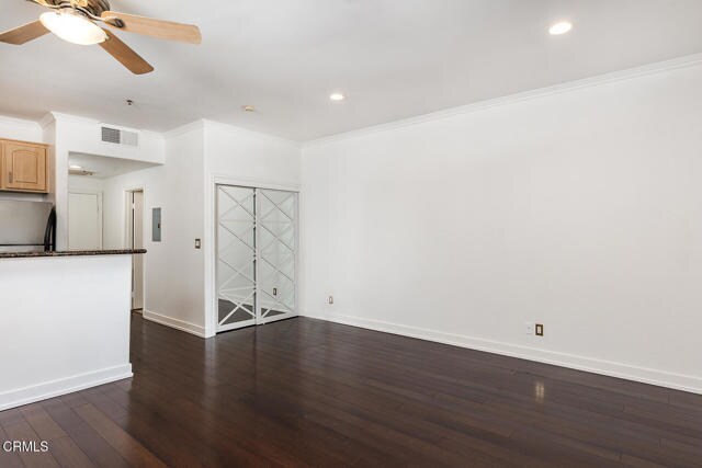 Building Photo - 300 N El Molino Ave