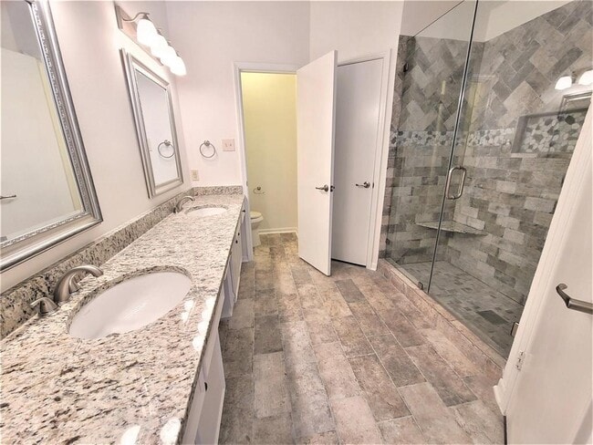 Building Photo - 915 Valley Ranch Dr