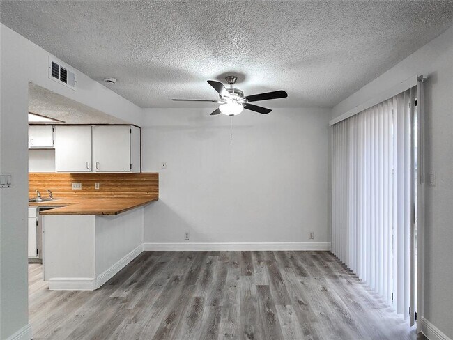 Building Photo - 8418 Fathom Cir