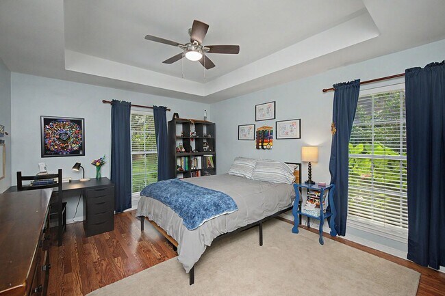 Building Photo - FIVE Bedroom Home in Bluewater Bay