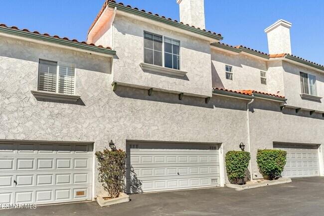 Building Photo - 315 Westlake Vista Ln