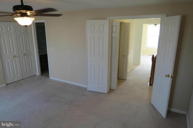 Building Photo - 2208 Wimbledon Cir