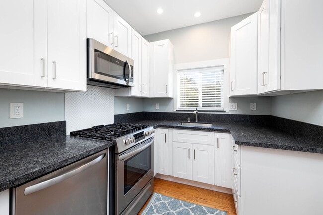 Building Photo - North Park Craftsman House!