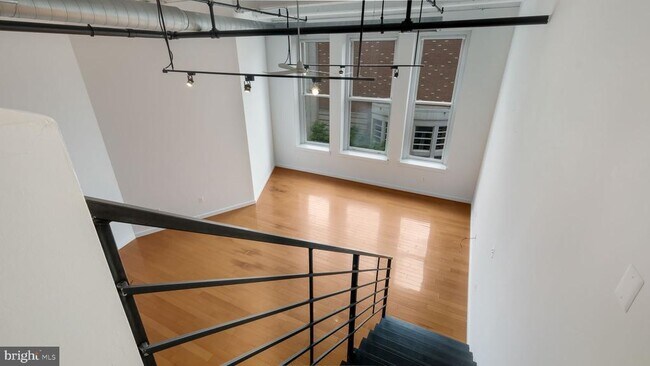 Building Photo - 1027 Arch St