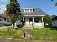 Building Photo - 210 Perry St