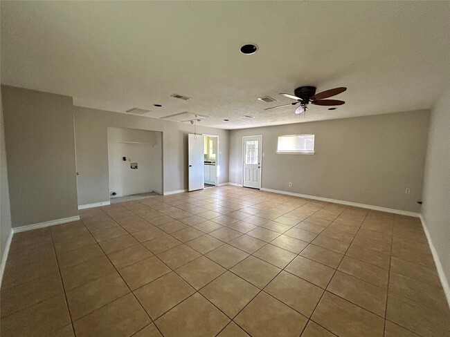 Building Photo - 1504 Greenbriar Ave