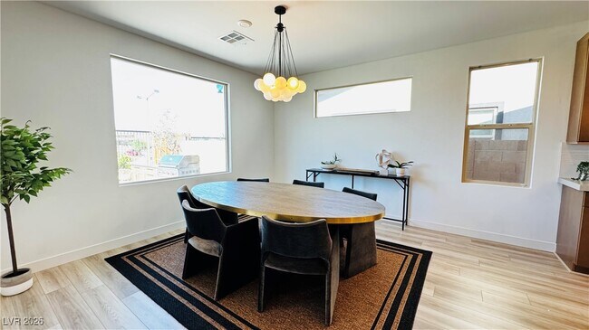 Building Photo - 9836 Starlight Ridge Ave