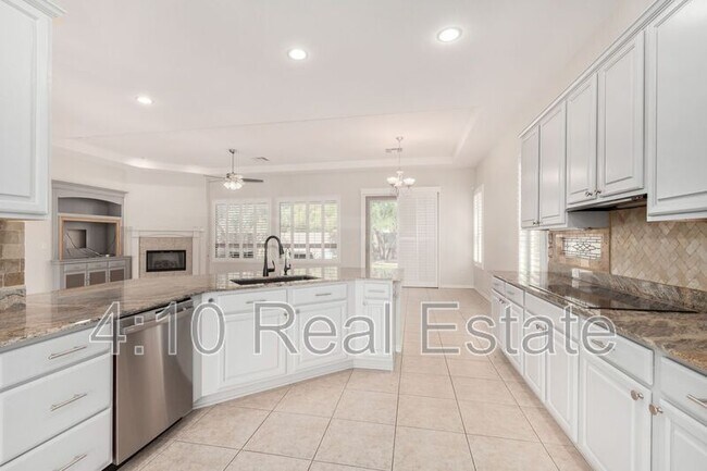 Building Photo - 4652 E Donato Dr