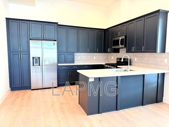 Building Photo - 3414 London St