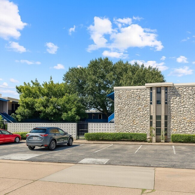 Building Photo - 3271 Sul Ross St