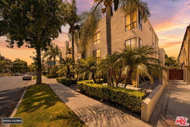 Building Photo - 909 Croft Ave