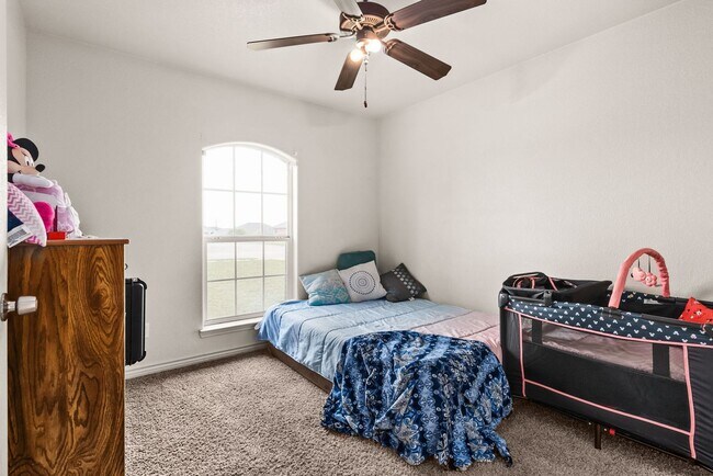 Building Photo - Single Family Home