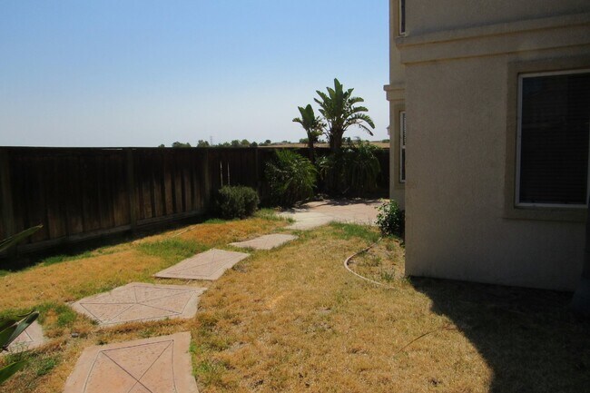 Building Photo - Beautiful Deer Ridge 4 Bed, 3 Bath Brentwood Home