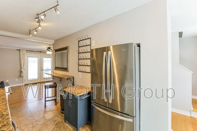 Building Photo - 1026 N New Jersey St