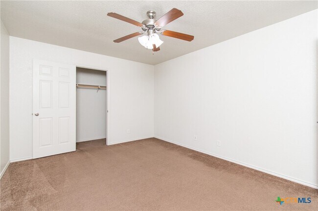 Building Photo - 3902 Bolivar Dr