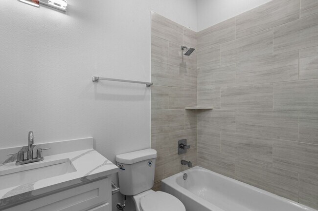 Building Photo - 2400 Benbrook Dr