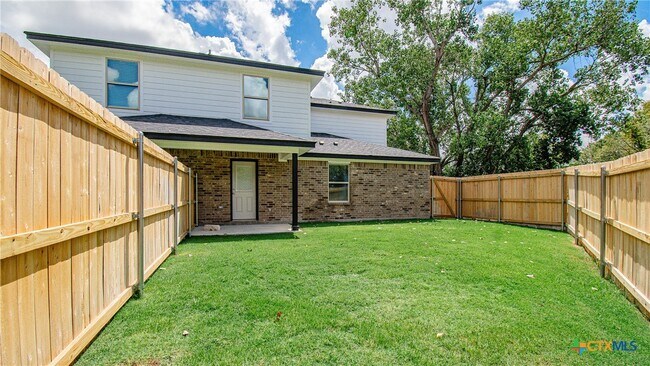 Building Photo - 2361 S Wall St