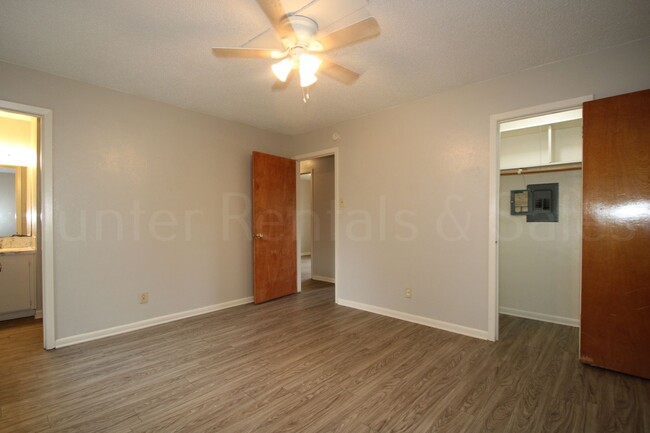 Building Photo - Spacious Four-Bedroom!