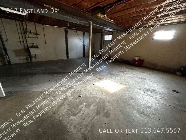 Building Photo - 812 Eastland Dr