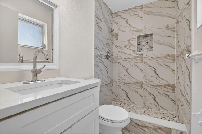 Building Photo - 5731 NE 17th Terrace