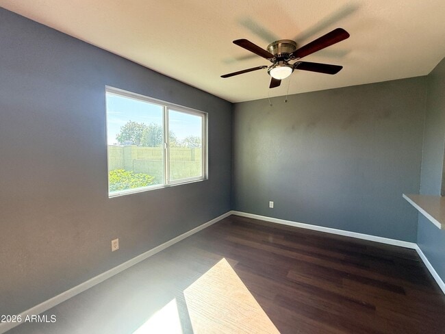 Building Photo - 2202 W Glenrosa Ave