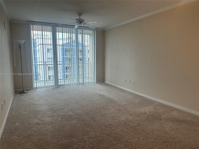 Building Photo - 2665 SW 37th Ave