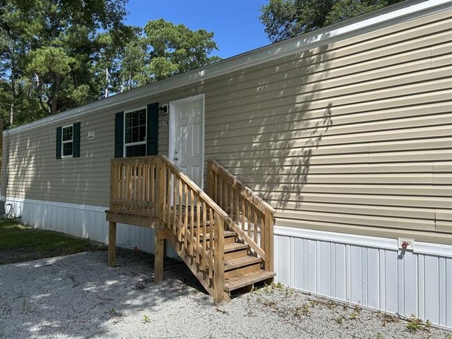 Primary Photo - 127 Hubert Blvd