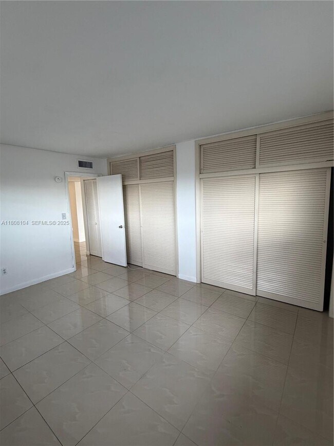 Building Photo - 7410 SW 82nd St