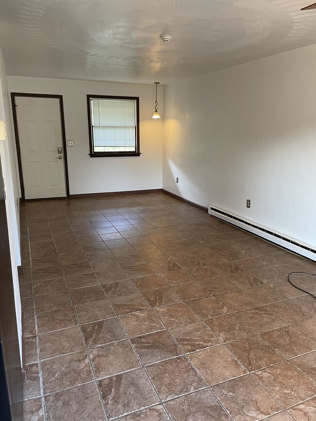 Living/ great room - 115 Pendleton St