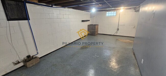 Building Photo - 3527 N Chester Ave
