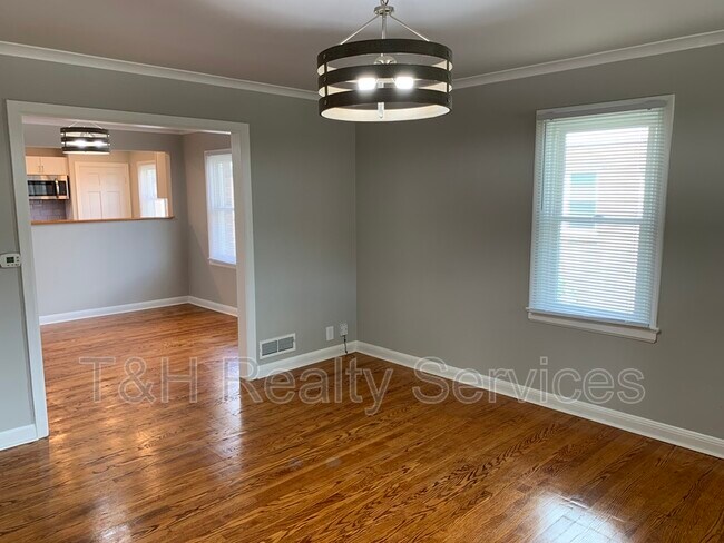 Building Photo - 5166 Winthrop Ave