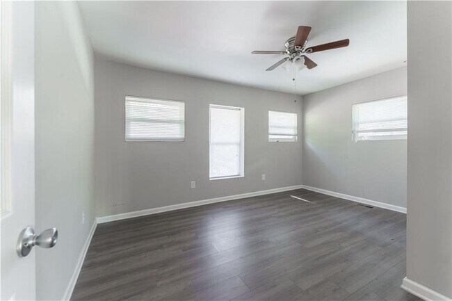 Building Photo - 5580 Williams Shores Dr