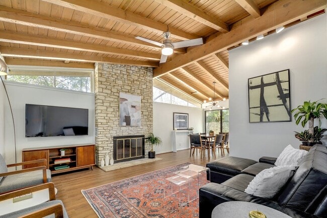 Building Photo - 1813 Dexter St