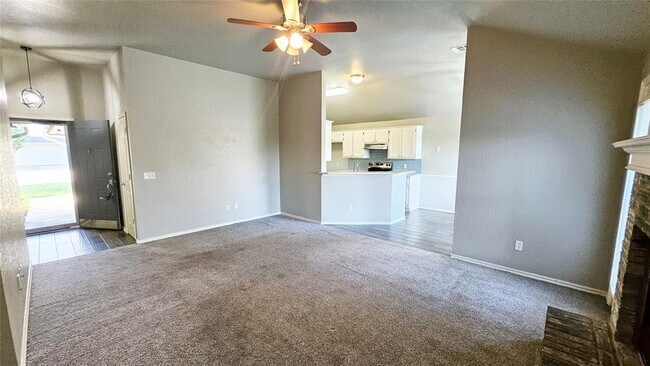 Building Photo - 6033 SE 83rd Pl