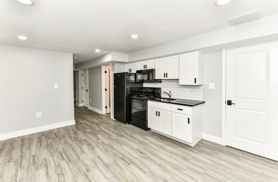 Building Photo - 5352 Chillum Pl NE