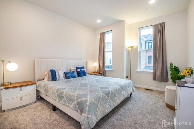 Building Photo - 222 Jessie Pl